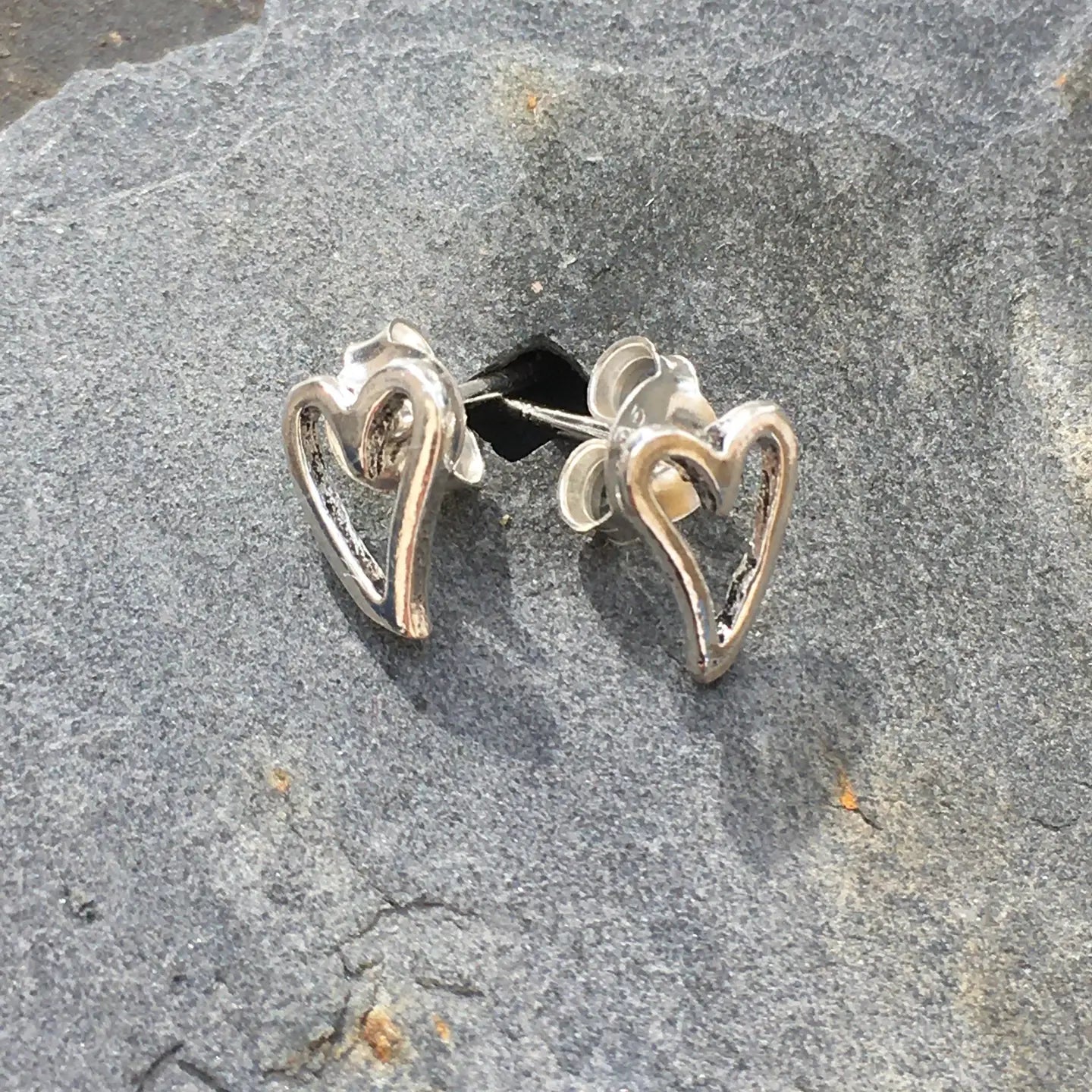 Heart stud earrings