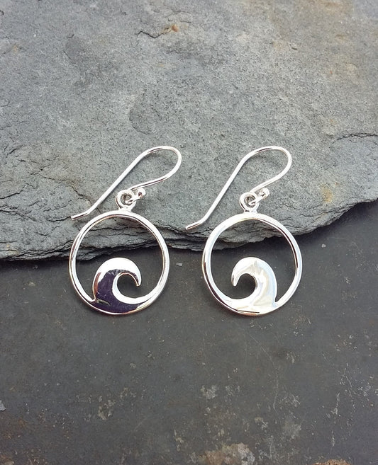 Silver wave earrings 15mm diameter