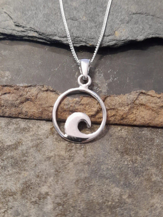 Silver wave pendant 15mm diameter