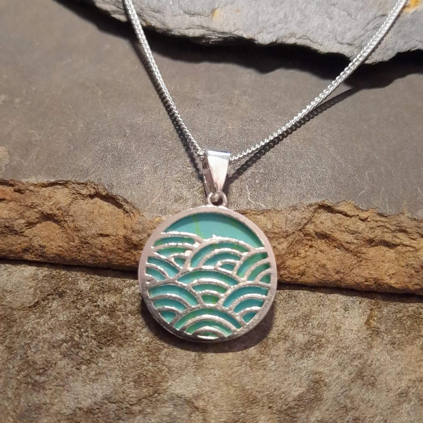 Round Wave Pendant Green