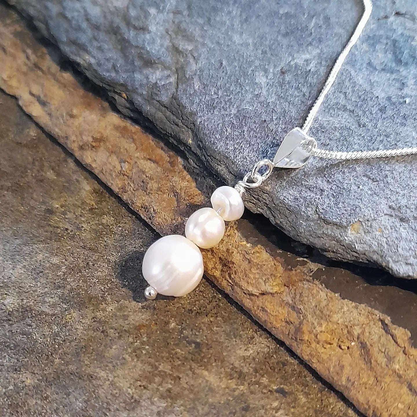 Graduated Pearl Pendant