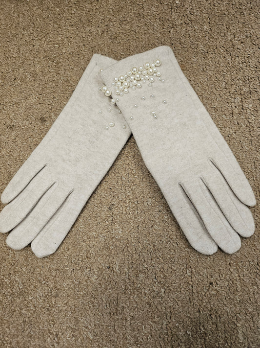 Beige Pearl Gloves